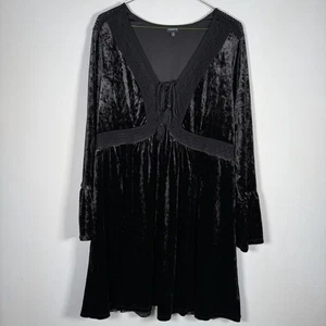 Vestido patinador Torrid para mujer talla grande 3/3X de terciopelo negro con cordones - Imagen 1 de 8