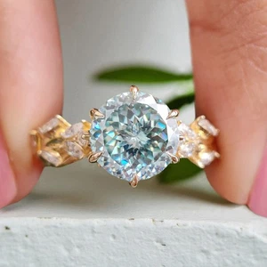 Anillo de compromiso floral redondo de moissanita corte portugués anillo de oro amarillo FD408 - Imagen 1 de 10