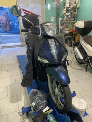 Parabrezza Paravento Alto Trasparente Per Piaggio Vespa LX 50 125 150 Liberty - Immagine 1 di 4