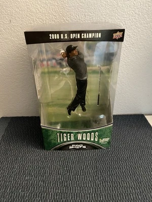 Figura Tiger Woods 2000 U.S. Open Champion Upper Deck Pro Shots 2009 Foto 1 de 4