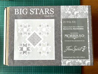 Kit trapunta Big Stars nuovo con scatola - Free Spirit - William Morris - 150 x 150 cm - TFUV949 - Immagine 1 di 2