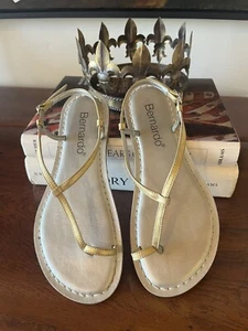 Bernardo Sandalen 9 M Gold und Silber Metallic, selten getragen EUC, Zehenschlaufe - Bild 1 von 9