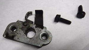 OEM 2010 CAN-AM SPYDER RT RTS RT-S SE5 SEAT LATCH WITH SCREWS K37-22 - Picture 1 of 2