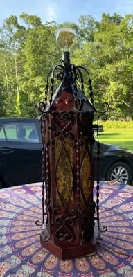 Vintage wrought iron lamp amber crackle gothic spanish style perfect 34“ - Image 1 of 4