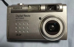 Konica Digital Revio KD-200Z Compact digital camera 2.1MP AA battery powered - Picture 1 of 4