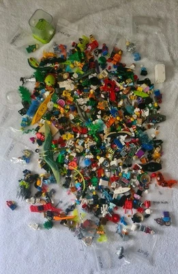 Lego Minifiguren Konvolut Mit Zubehör - Bild 1 von 4