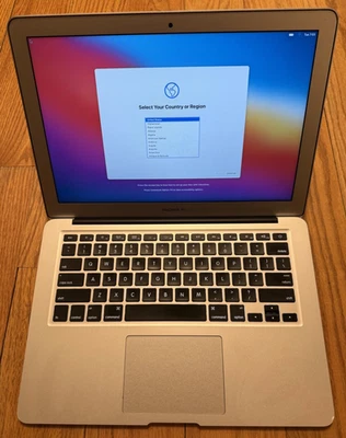 Apple 13in MacBook Air - Early-2014 - 1.4GHz i5 / 4GB RAM / 128GB SSD - Image 1 of 4
