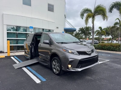 2020 Toyota Sienna SE VMI Power RAMP фургон с гандикапом + раздаточное сиденье - Изображение 1 из 4
