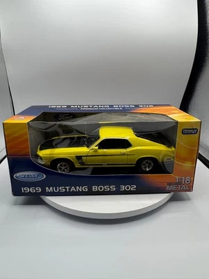 WELLY 1969 MUSTANG BOSS 302 YELLOW SCALE 1:18 DIE CAST - Image 1 of 4