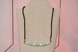 NUEVO COLLAR HECHO A MANO MARRÓN RETORCIDO 'CUERDA' PERLAS BRILLANTES TURQUESA 17" ÚNICO - Imagen 1 de 11