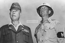 WWII photo Japanese General Yamashita Tomoyuki and his escort, Major US Mil 1213