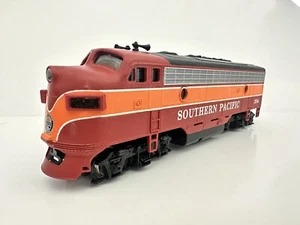 Bachmann HO 11234 EMD F7A (SP Daylight) Diesel Loco #354 - Picture 1 of 9