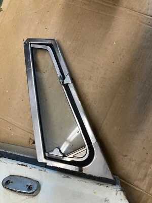 MG Midget RH Vent Window Assembly in Frame Late Style Rounded Handle 1968 On - Image 1 of 4