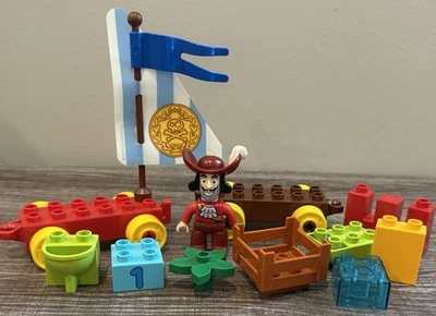 Lego Duplo 10539 Jake Never Land Pirates Beach Racing PARTS Pieces Hook Car Flag - Image 1 of 4