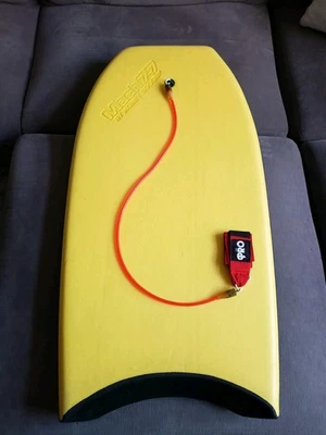 Bodyboard Morey Boogie Mach 7-7 vintage con correa amarillo naranja - ¡EXCELENTE ESTADO!  Foto 1 de 4