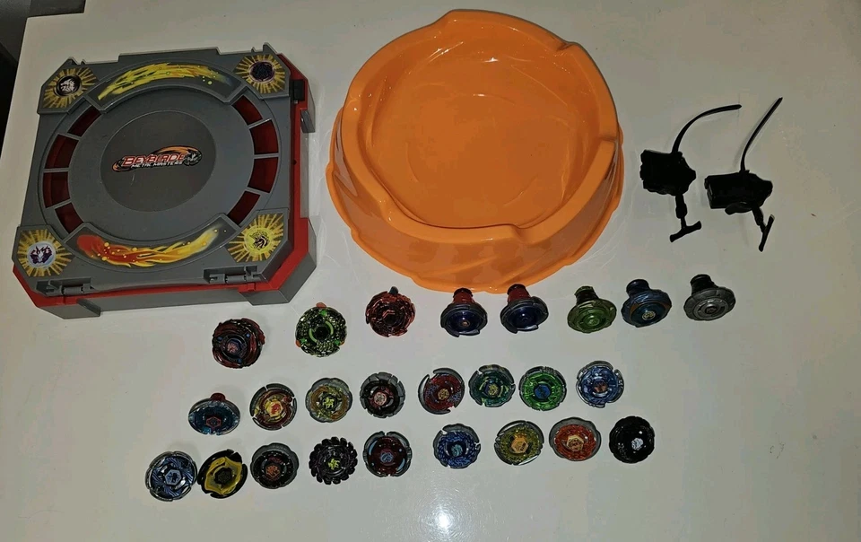 Beyblade Metal Sammlung + Arenen Hasbro  Guter Zustand - Bild 1 von 4