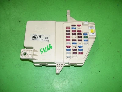 2013 Hyundai Genesis Coupe 2.0T A/T Trans FUSE BLOCK Cabin Junction Module Relay - Image 1 of 4