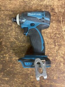MAKITA XDT04 18V LXT LITHIUM-ION 1/4" HEX IMPACT DRIVER Working