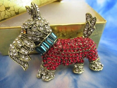 Broche para perro Terrier rojo de diseñador inspirado diamantes de imitación de cristal perro rojo NUEVO Foto 1 de 4