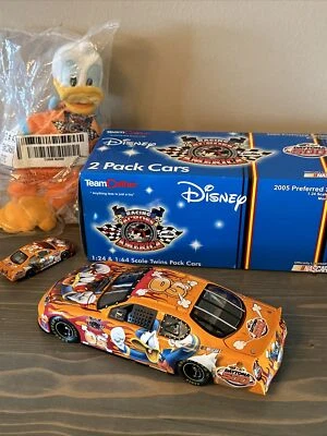 Team Caliber 2005 Preferred Series  Disney Donald Duck,  1:24 & 1:64 2 Pack Cars - Image 1 of 4