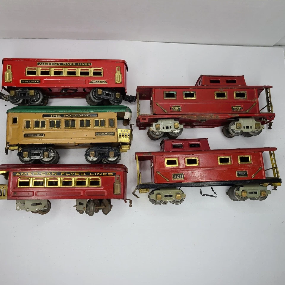American Flyer Vintage O Gauge Tin  Lot of 5 Pullman, 2 Observation & 2 Caboose - Image 1 of 4
