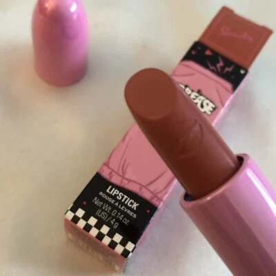 Lápiz labial Makeup Revolution x Grease Sandy 4 g nuevo en caja Foto 1 de 4