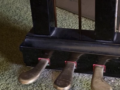 Piano de cola Samick Baby, excelente sonido, acabado laquet negro. Precio negociable Foto 1 de 4