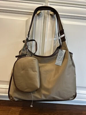 NUEVO CON ETIQUETAS NINE WEST NYLON Camel 🐪 Color BOLSO DE HOMBRO SHOPKEEPER Foto 1 de 4