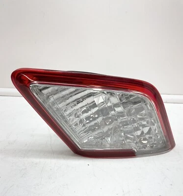 Toyota Camry 2011 OEM mano derecha pasajero tapa trasera montada OEM Foto 1 de 4