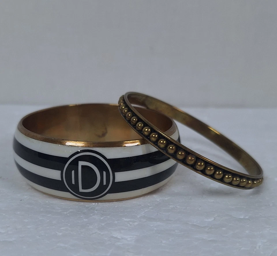 Par de Brazaletes Brazalete Ancho Rayas Blancas y Negras Inicial D Latón Foto 1 de 4