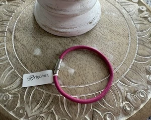 Brighton Coachella Hot Pink Lederarmband (Magnetverschluss) Größe Medium - Neu mit Etikett - Bild 1 von 5