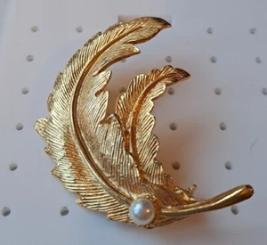 Donna Miller Schmuck VINTAGE Brosche großes Blatt Spray Kunstperle Goldton hübsch - Bild 1 von 11