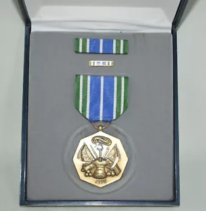 Army Achievement Medal in Box Graco Awards - Picture 1 of 5