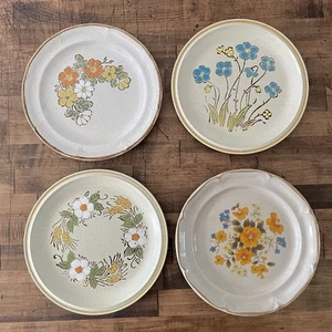 4 Platos de Cena de Gres Desajustados 10.5" Japón Retro Vintage Años 70 Floral Usado en Excelente Condición - Imagen 1 de 14