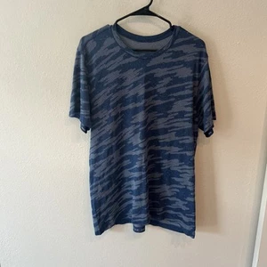 Lululemon Mens XL Metal Vent Tech Blue Camo Short Sleeve Performance Shirt - Picture 1 of 8