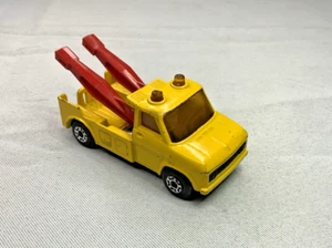 1978 Matchbox Superfast No. 61 WRECK TRUCK (yellow/ red hooks) - Picture 1 of 7