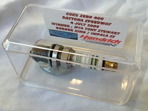 TONY STEWART Race - gebrauchte Zündkerze, 2009 Coke Zero 400 Win, Daytona, COA - Bild 1 von 3