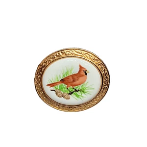 Vintage Gold Tone Avon Pin Brooch Pendant Crimson Crest The Cardinal - Picture 1 of 7