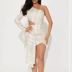NWT Fashion Nova Small Annalisa Textured Mini Dress One-Shoulder Dress Tan Ivory - Picture 1 of 9