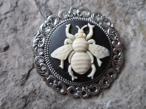 BIENE KAMEE BROSCHE / ANSTECKNADEL - MARITIM - HUMMEL - IMKER - BIENENGESCHENK - Bild 1 von 2