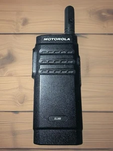Motorola SL300 Channel Display Radio w/Battery - Black AAH88QCCP9JA2AN PartsOnly - Zdjęcie 1 z 6