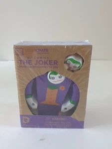 Figura de madera pintada exclusiva de The Joker de Loot Crate DC Comics - Imagen 1 de 6