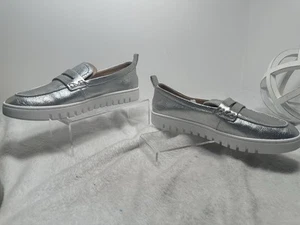 Vionic Women's Uptown 360 Flex Slip-Ons Silver Leather Size 9.5 - Picture 1 of 7