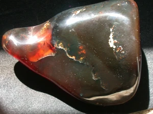 Beautiful Deep Green AMBER Fossil Gemstone GIANT 665 grams TOP Quality Piece - Picture 1 of 16