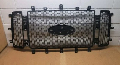 2016 - 2024 Ford Super Duty Médio F-650 F-750 Frontal Preto Grelha Central Fabricante de Equipamento Original  - Imagem 1 de 4