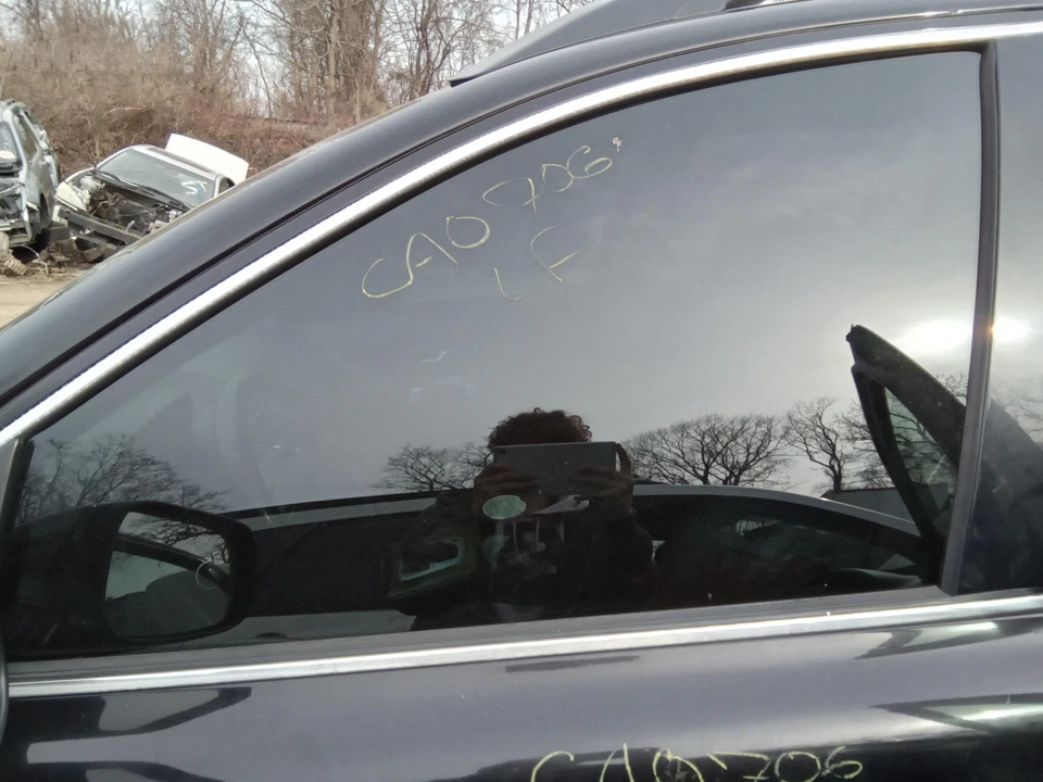 Front Door Glass/window VOLVO XC90 Left 03 04 05 06 07 08 09 10 11 12 13 14 - Image 1 of 1