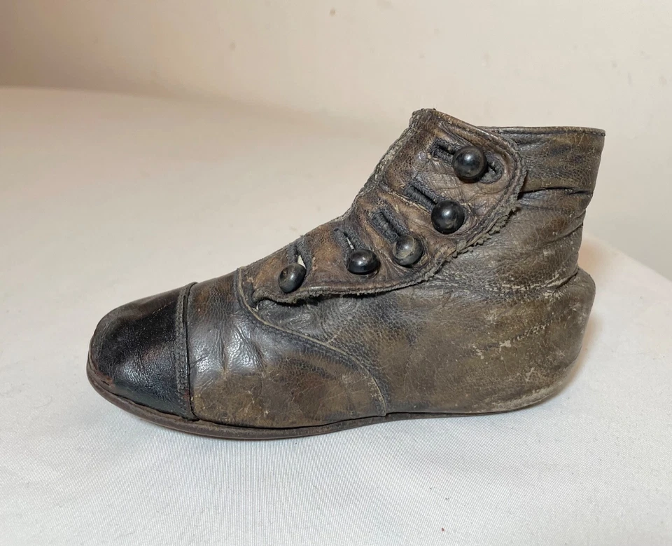 antiguo hecho a mano siglo XIX cuero bebé niño niño zapato zapatilla bota muñeca  Foto 1 de 4