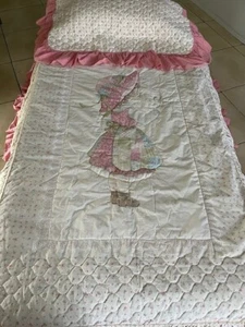 Vintage Holly Hobbie Quilt Floral White & Pink Ruffles Single bed Sheridan - Picture 1 of 16