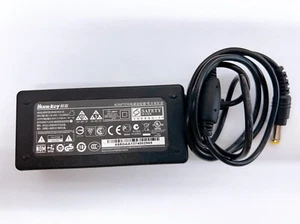 Cargador Original Huntkey KHA06519034-8C 19.0v 3.42A Adaptador de CA con Fuente de Alimentación - Imagen 1 de 4