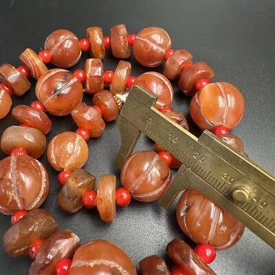 Antiguo collar de cuentas Himlayan tibetano cornalina ágata corazón blanco Foto 1 de 4